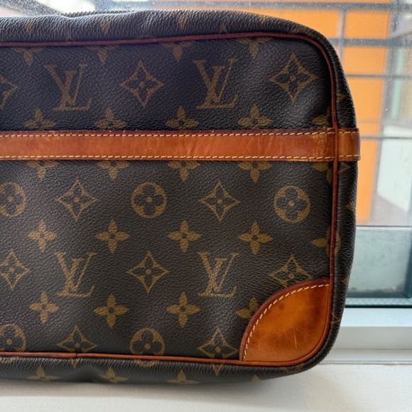 Louis Vuitton Vintage COMPIEGNE POUCH CLUTCH 28 - Picture 2 of 10